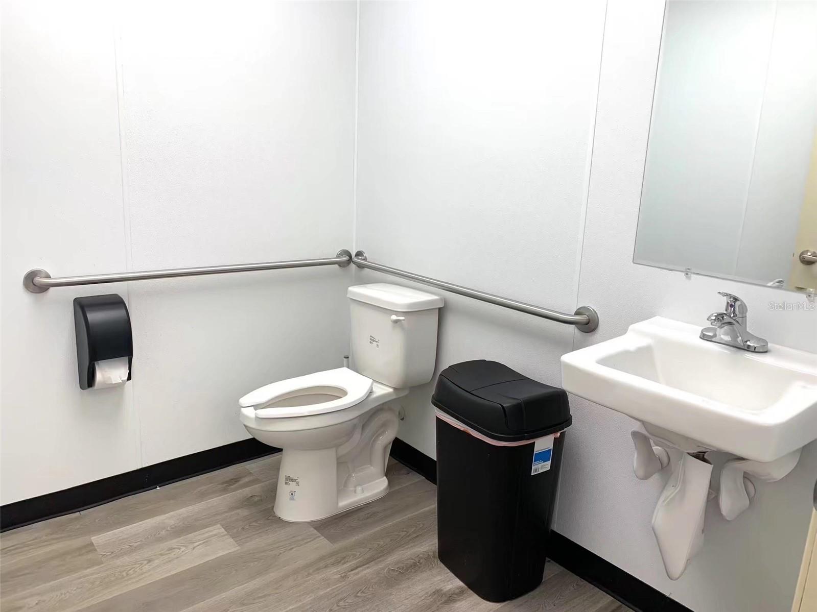 KISSIMMEE EXECUTIVE PARK - Commercial Sale