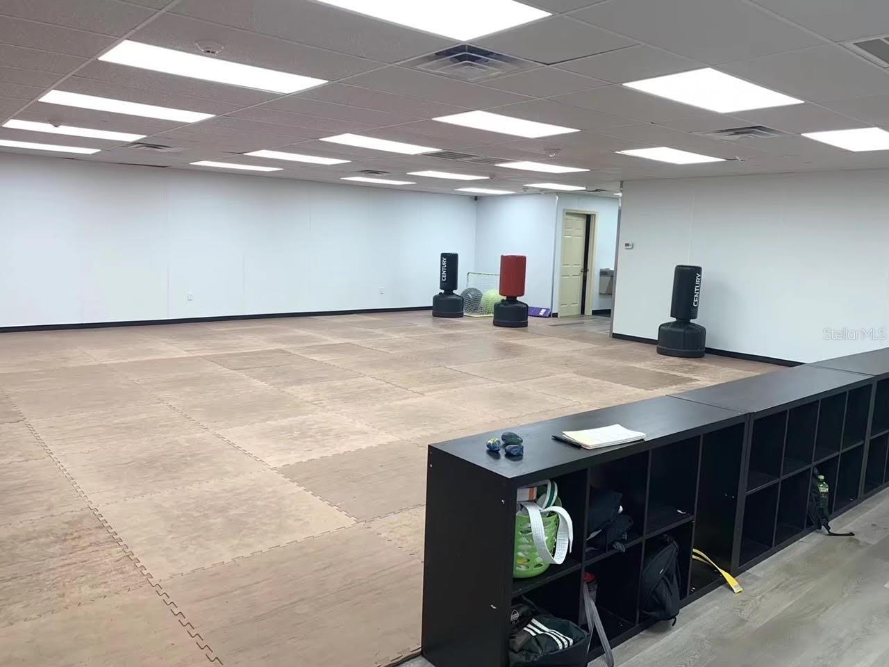 KISSIMMEE EXECUTIVE PARK - Commercial Sale