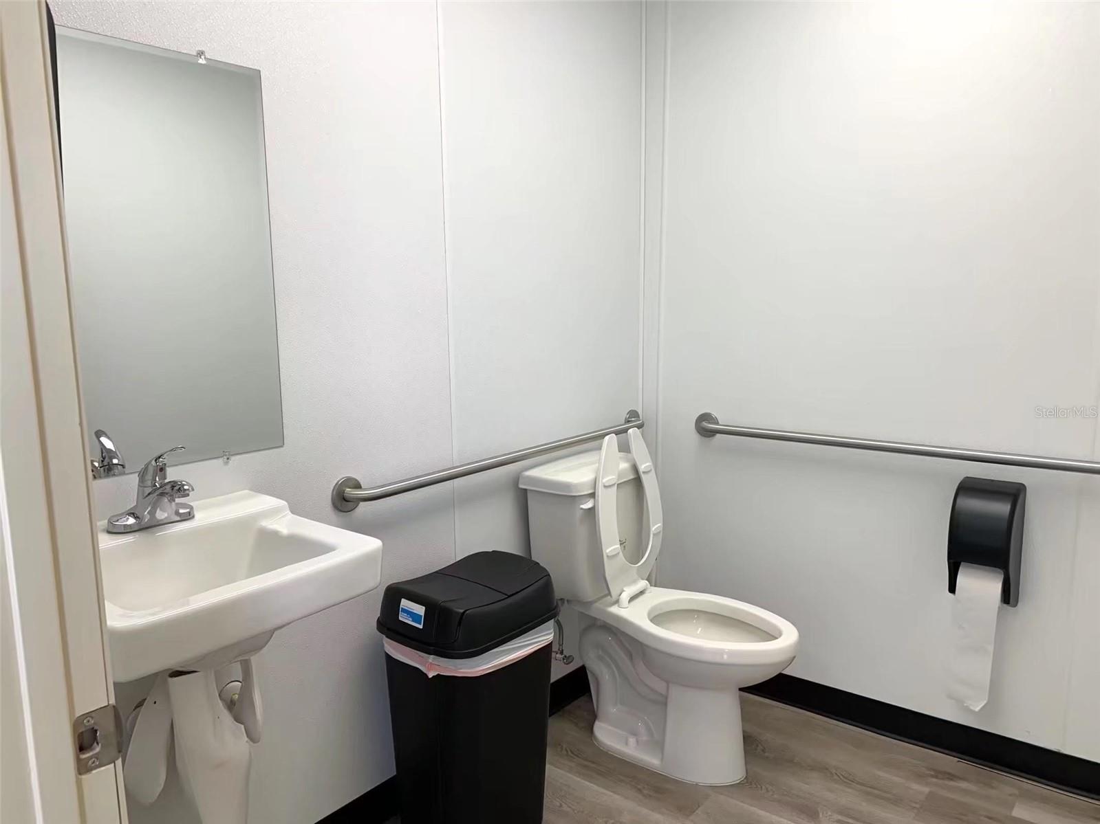 KISSIMMEE EXECUTIVE PARK - Commercial Sale