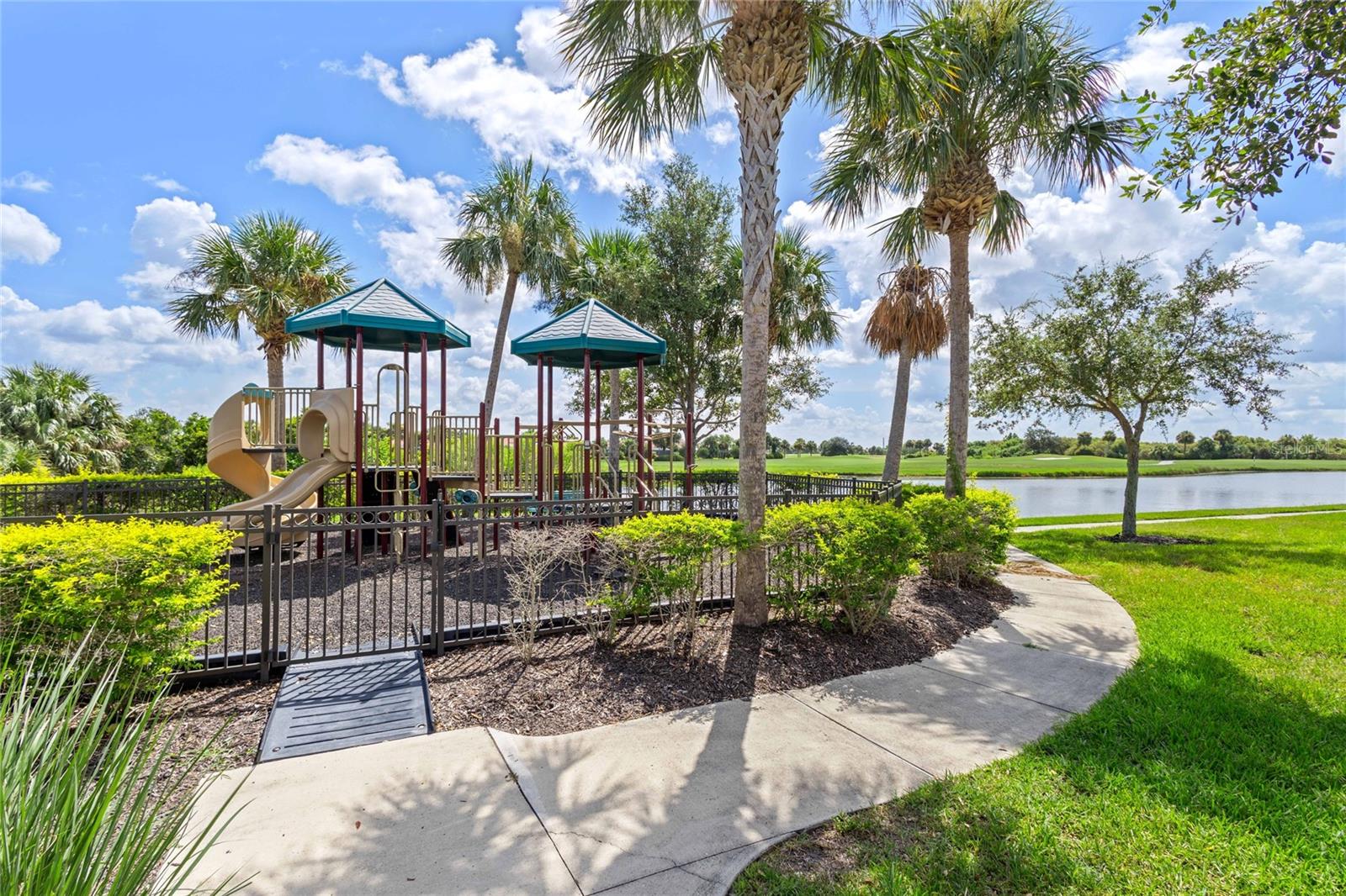 CROOKED CRK 3/SARASOTA NATIONA - Residential