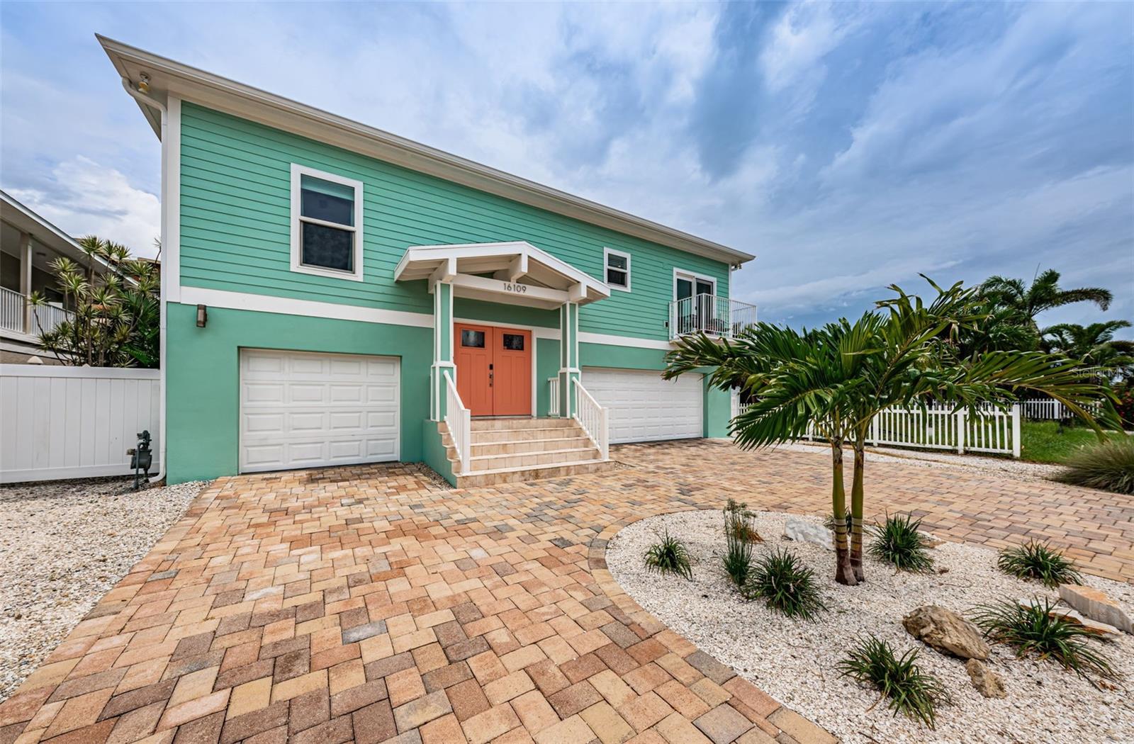 Welcome to Coral Villa, a spacious 2-story home in Redington Beach! THIS IS A FULLY FURNISHED TURN KEY PROPERTY. PLEASE INQUIRE FOR AVAILABLE DATES. Just a 4-min walk to the beach and restaurants close by , this 3 bedroom 2 full bath retreat features a private pool, fenced backyard, and garage. Sleeping options include; 1 king bed, 1 queen bed and 2 sofa beds (1 in living room). Enjoy open indoor and outdoor living space, a fully equipped kitchen, Smart TVs & WiFi. Only 8 mins to John’s Pass, 14 min walk to Sweet Sage cafe and Conch Republic Grill. Close to all Gulf beaches ideal for families or couples seeking comfort and coastal charm!
Upstairs
Living Room (with sofa bed) open concept with a large kitchen, dining space, and sliding glass door to the upstairs deck that overlooks the pool and tropical flora.
Master bedroom, king bed with full private bathroom, double sink, vanity, and walk-in shower.
Guest bedroom, queen bed, 2nd full bath adjacent.
Laundry room, full-size washer/dryer
Downstairs
- 3 car garage
- Private pool in fenced backyard with professional, tropical oasis including palms, bamboo, and green grass
- Rec room with a/c and sofa bed, double doors open to the pool area
- Covered outdoor seating next to pool area
$6450 LOW SEASON RENT ONLY UNTIL DEC 31. JAN 1- MAY 1 HIGH SEASON RATES IN EFFECT.