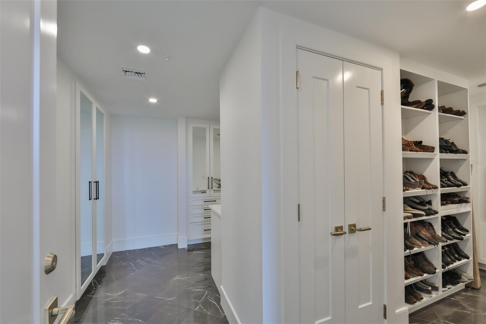 BAYSHORE REGENCY A CONDO - Residential