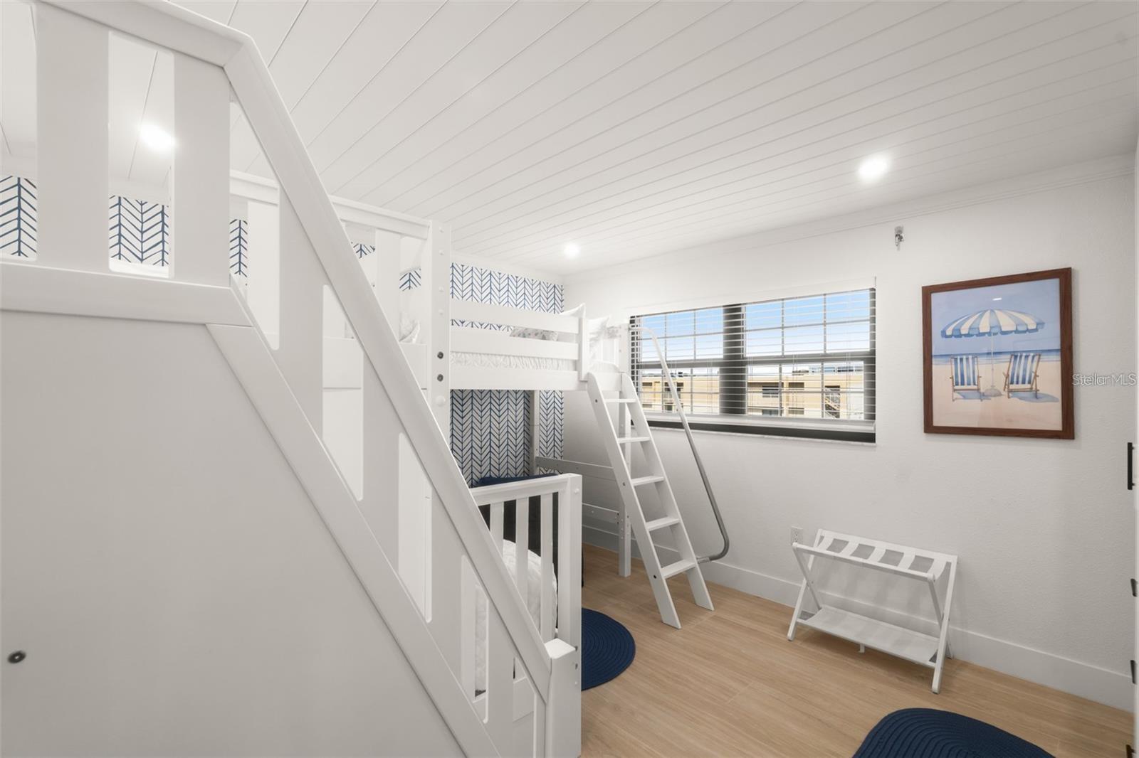 HACIENDA DEL SOL CONDO - Residential