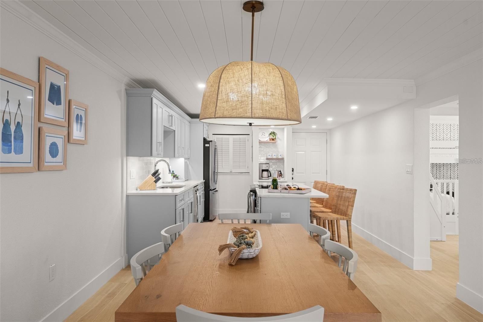 HACIENDA DEL SOL CONDO - Residential