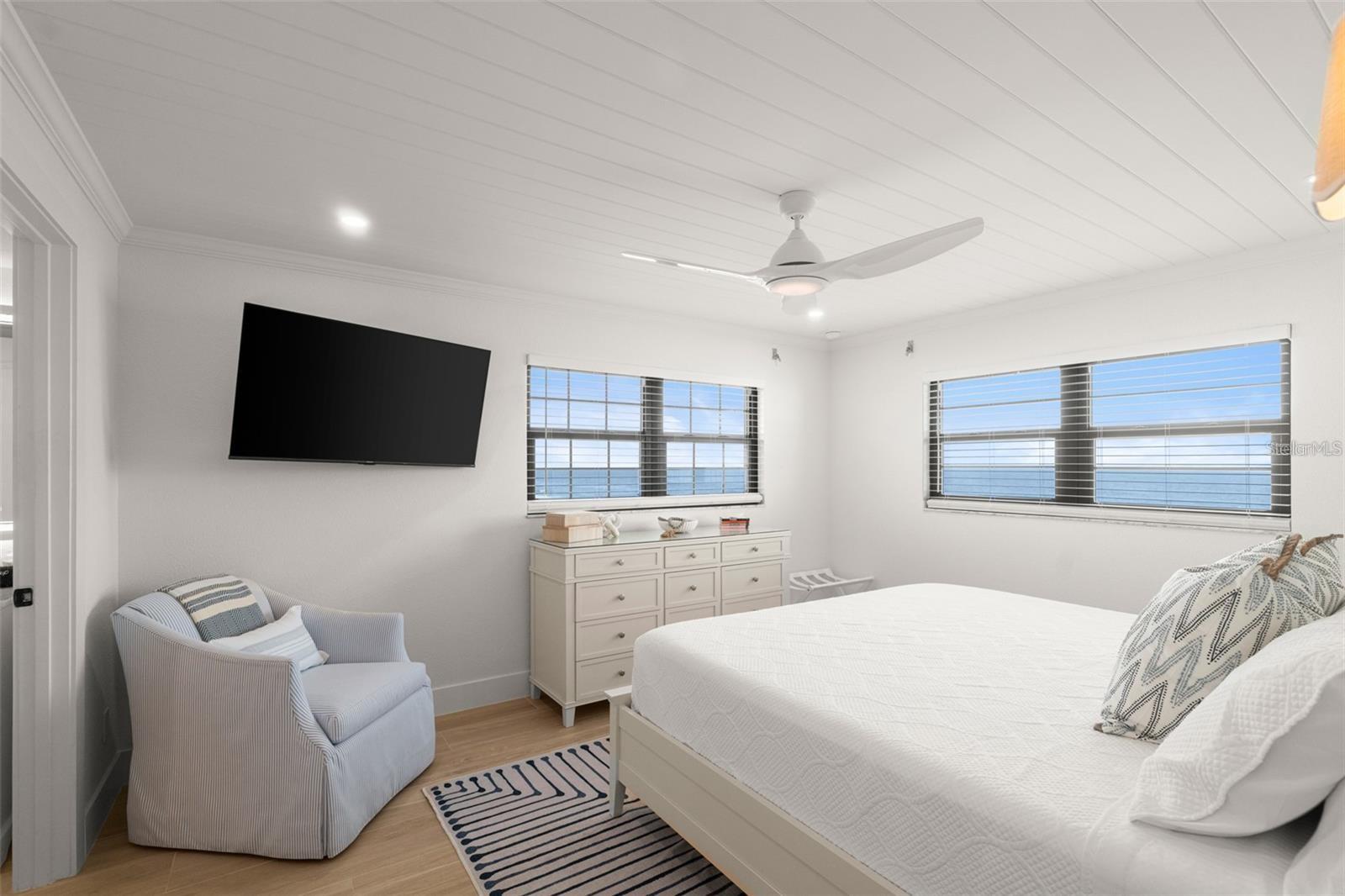 HACIENDA DEL SOL CONDO - Residential