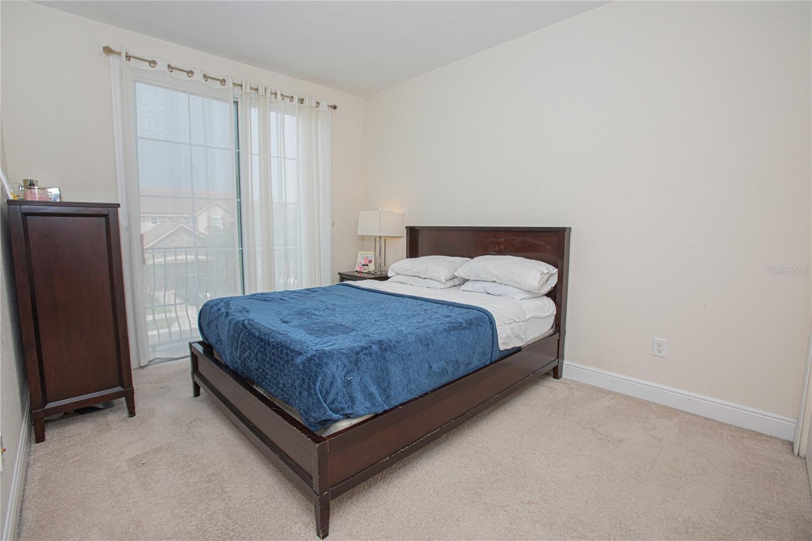 EAGLE CREEK VILLAGE - Residential Lease