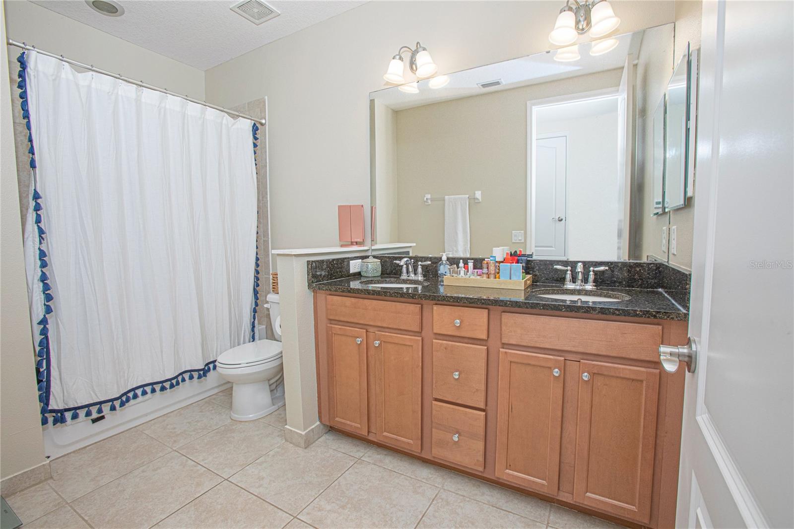 EAGLE CREEK VILLAGE - Residential Lease