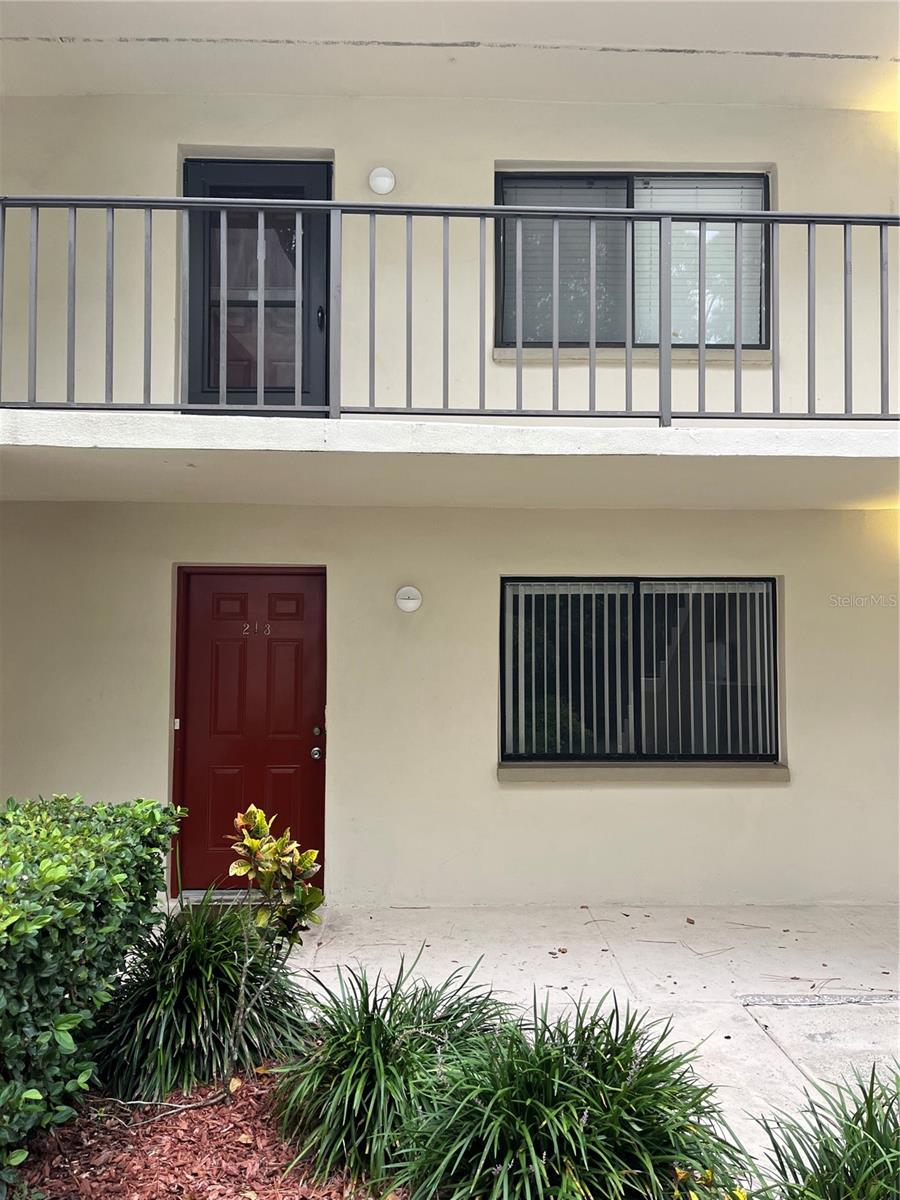 Welcome to the highly desirable Fox Chase community. This stunning 2 bed, 2 bath first-floor corner unit
condo has no age limit. Amenities include a large in-ground pool, basketball courts, tennis courts, a clubhouse,
gym equipment inside the clubhouse, shuffleboard, a picnic area, and grills. You will also have a private
screened in lanai. The location is close to restaurants, shopping, parks, and beaches (Clearwater Beach,
Honeymoon Island, Fred Howard Park, Tarpon Springs Sponge Dock, and downtown Dunedin.
