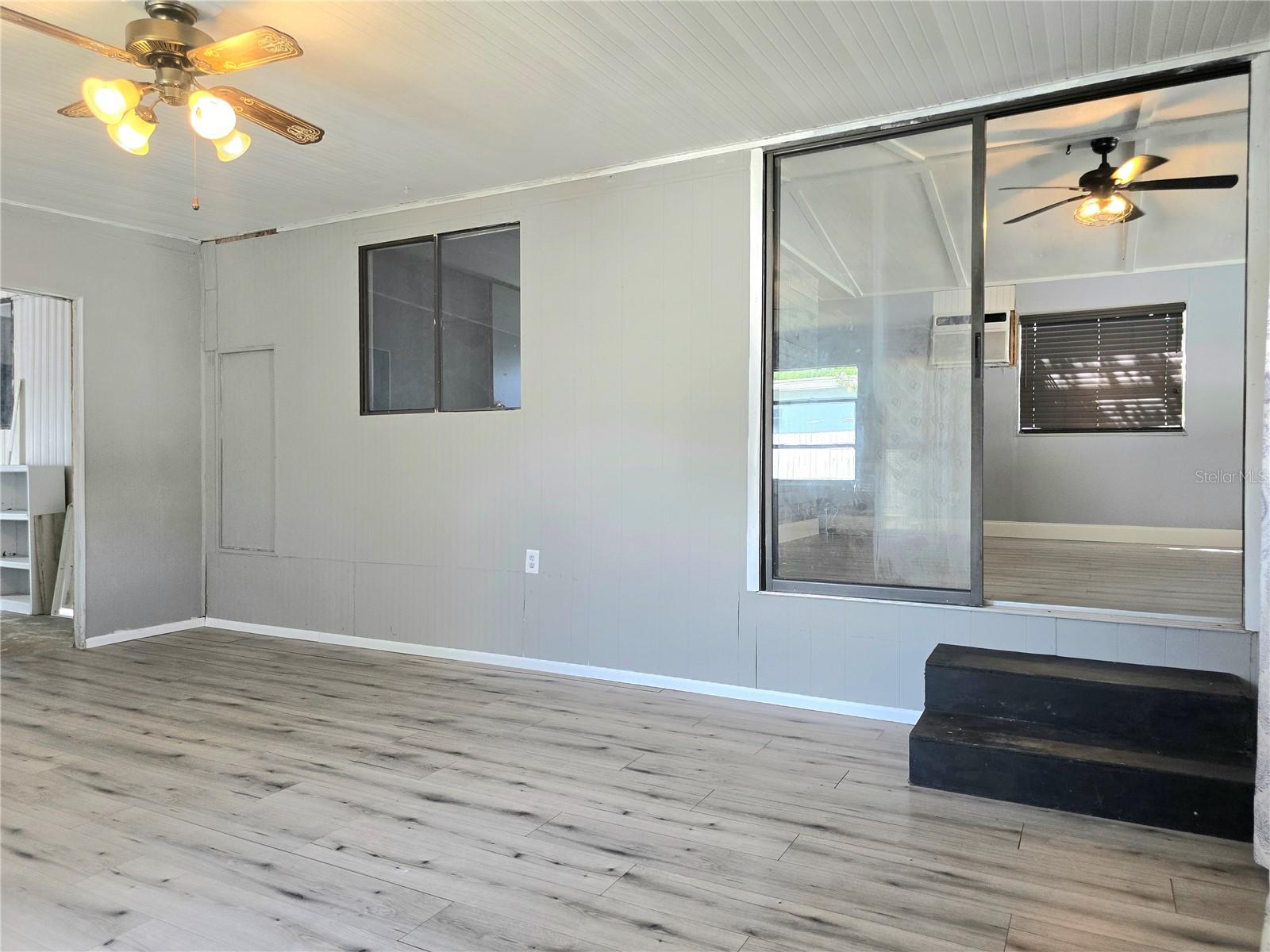 LAKE MARIANA ACRES - Residential