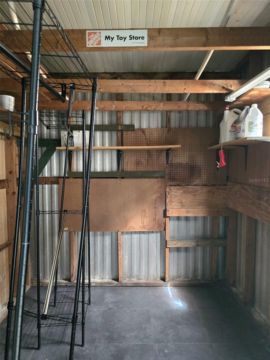 LAKE MARIANA ACRES - Residential