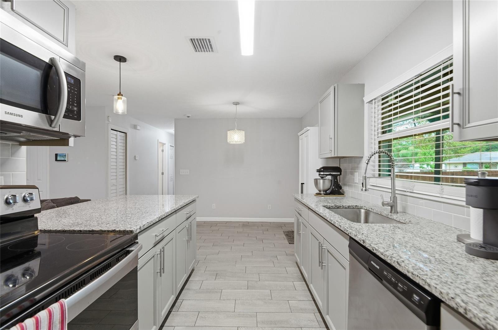 BREEZEWOOD - Residential