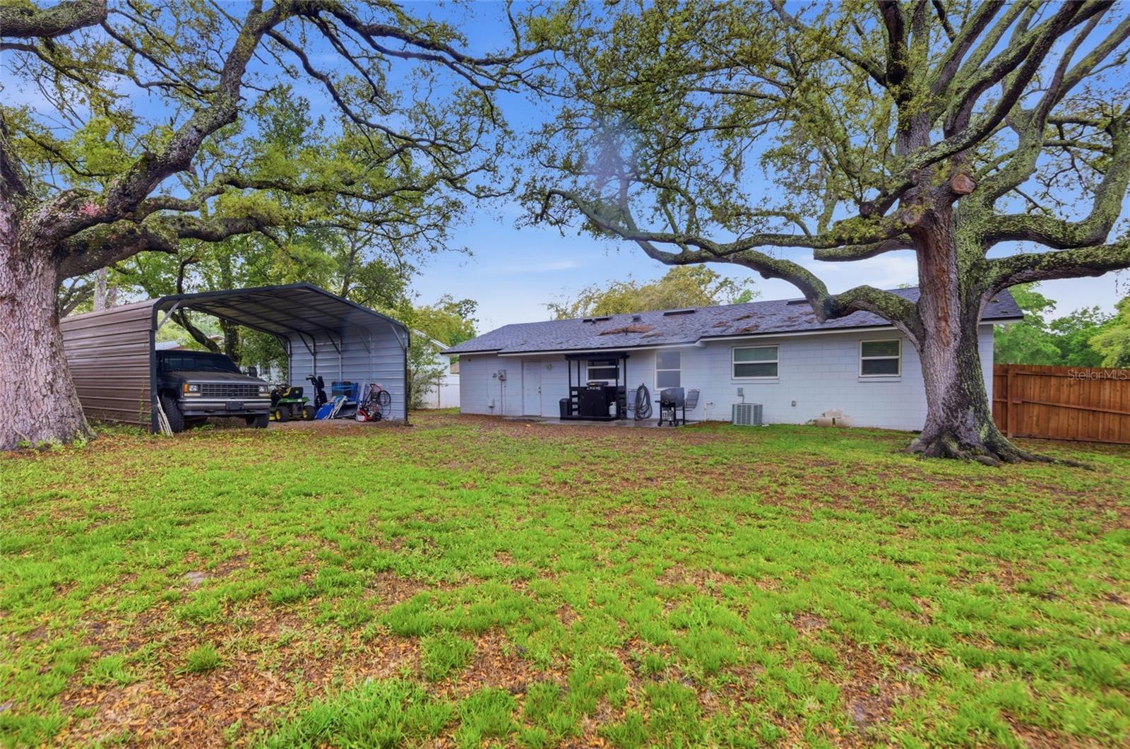 BREEZEWOOD - Residential