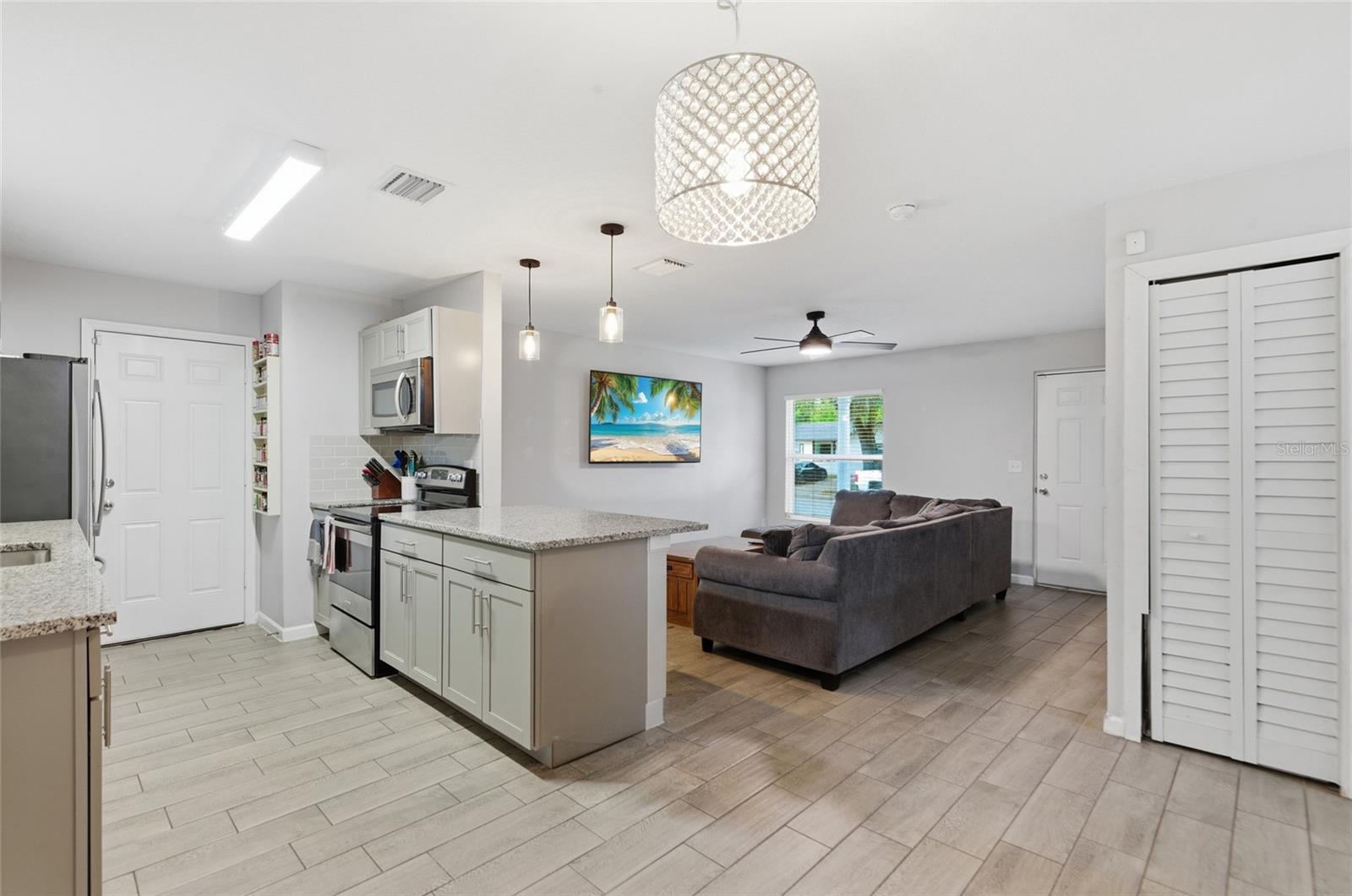 BREEZEWOOD - Residential