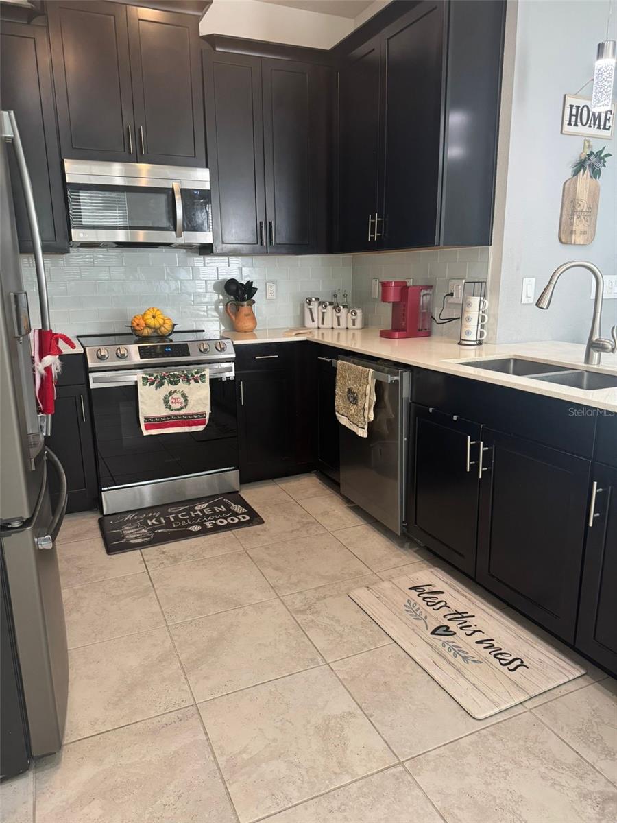 TRAILS/MOSS PARK - Residential Lease