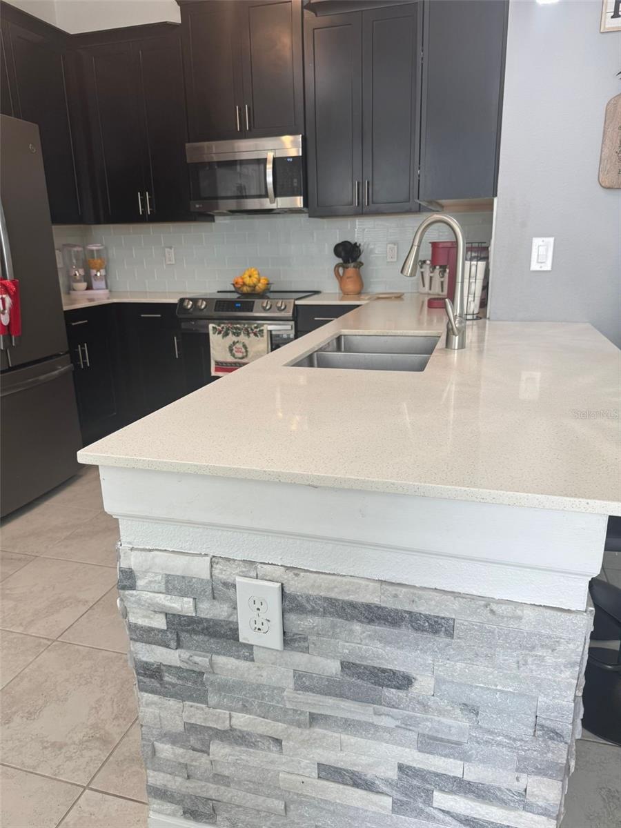 TRAILS/MOSS PARK - Residential Lease