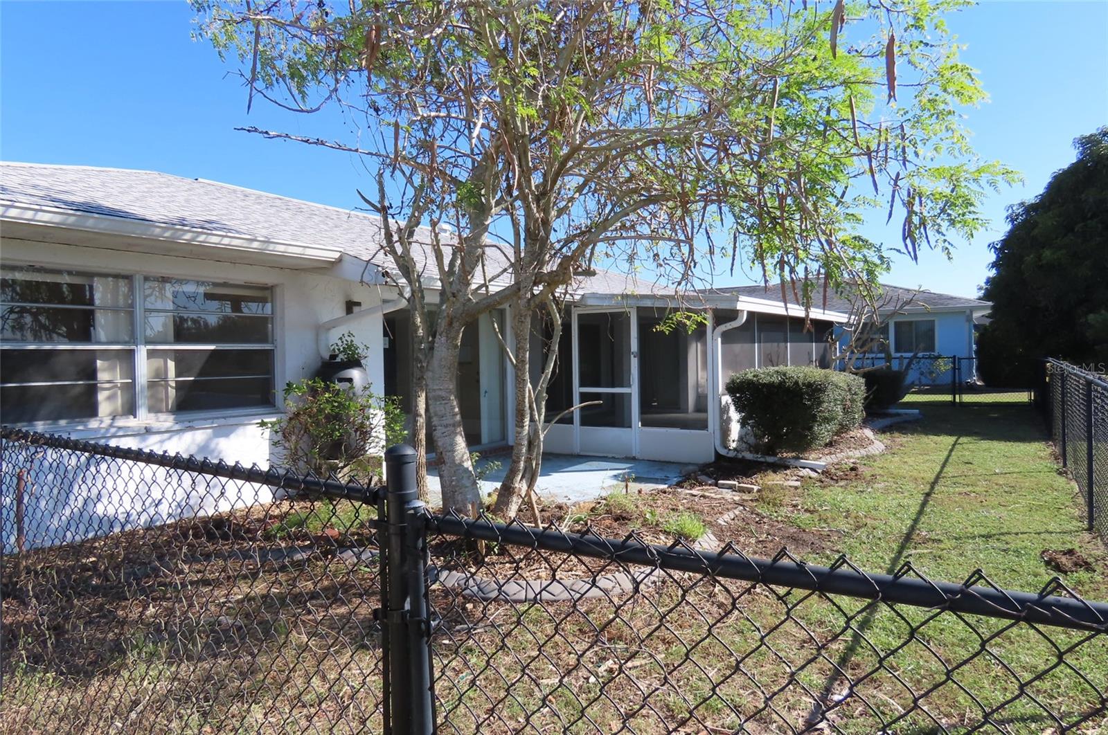 910 EL RANCHO DRIVE