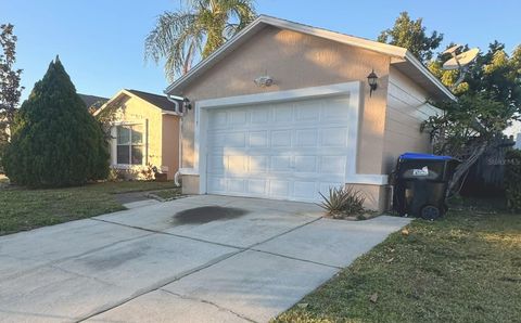 Photo of 11117 Huxley Avenue, Orlando, FL 32837 (MLS # S5141974)