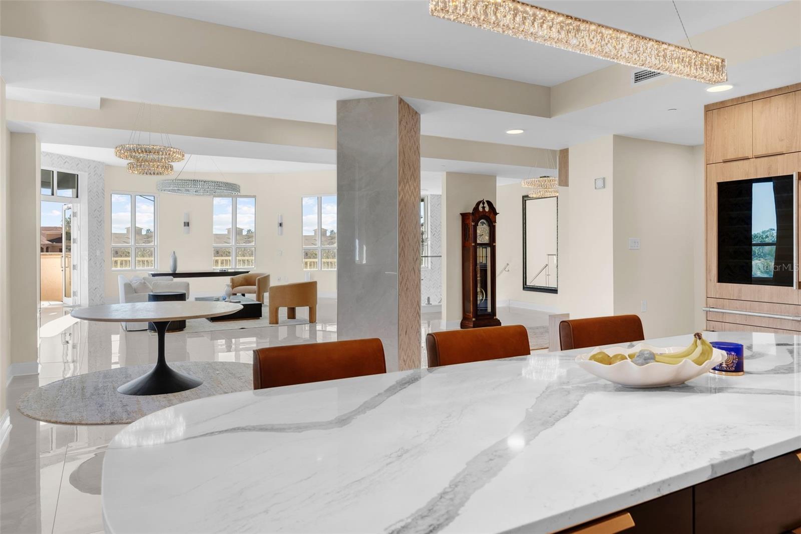 THE PLAZA HARBOUR ISLAND A CON - Residential