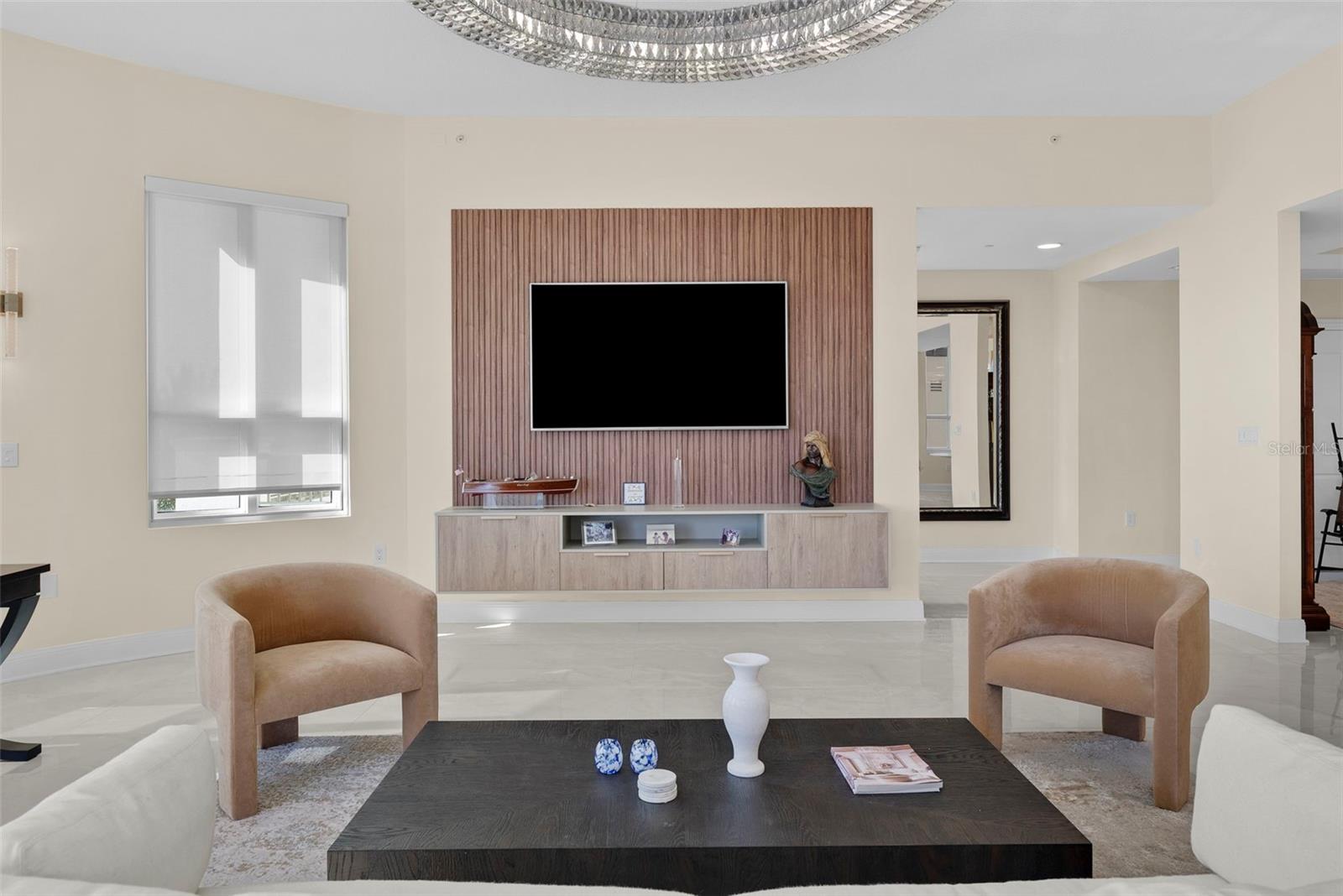 THE PLAZA HARBOUR ISLAND A CON - Residential