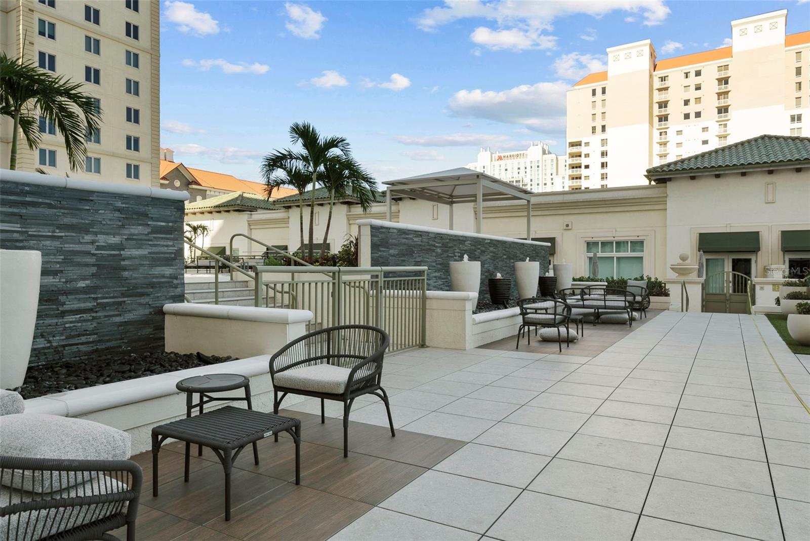 THE PLAZA HARBOUR ISLAND A CON - Residential