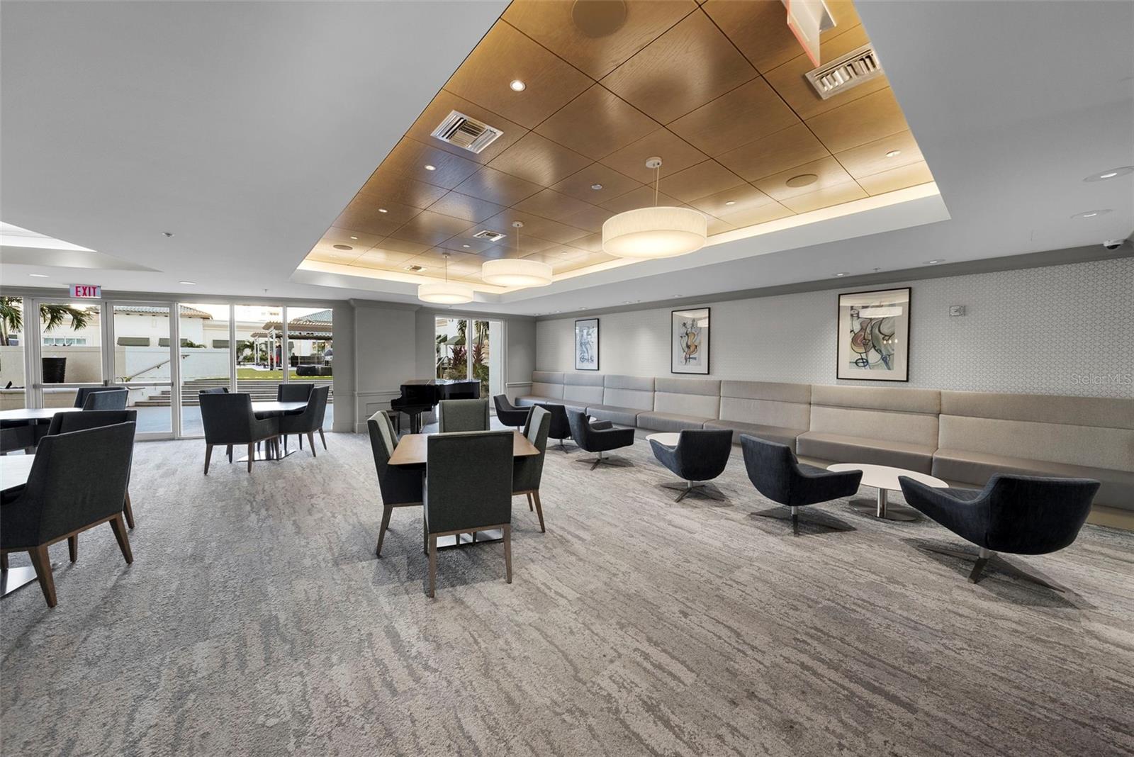 THE PLAZA HARBOUR ISLAND A CON - Residential