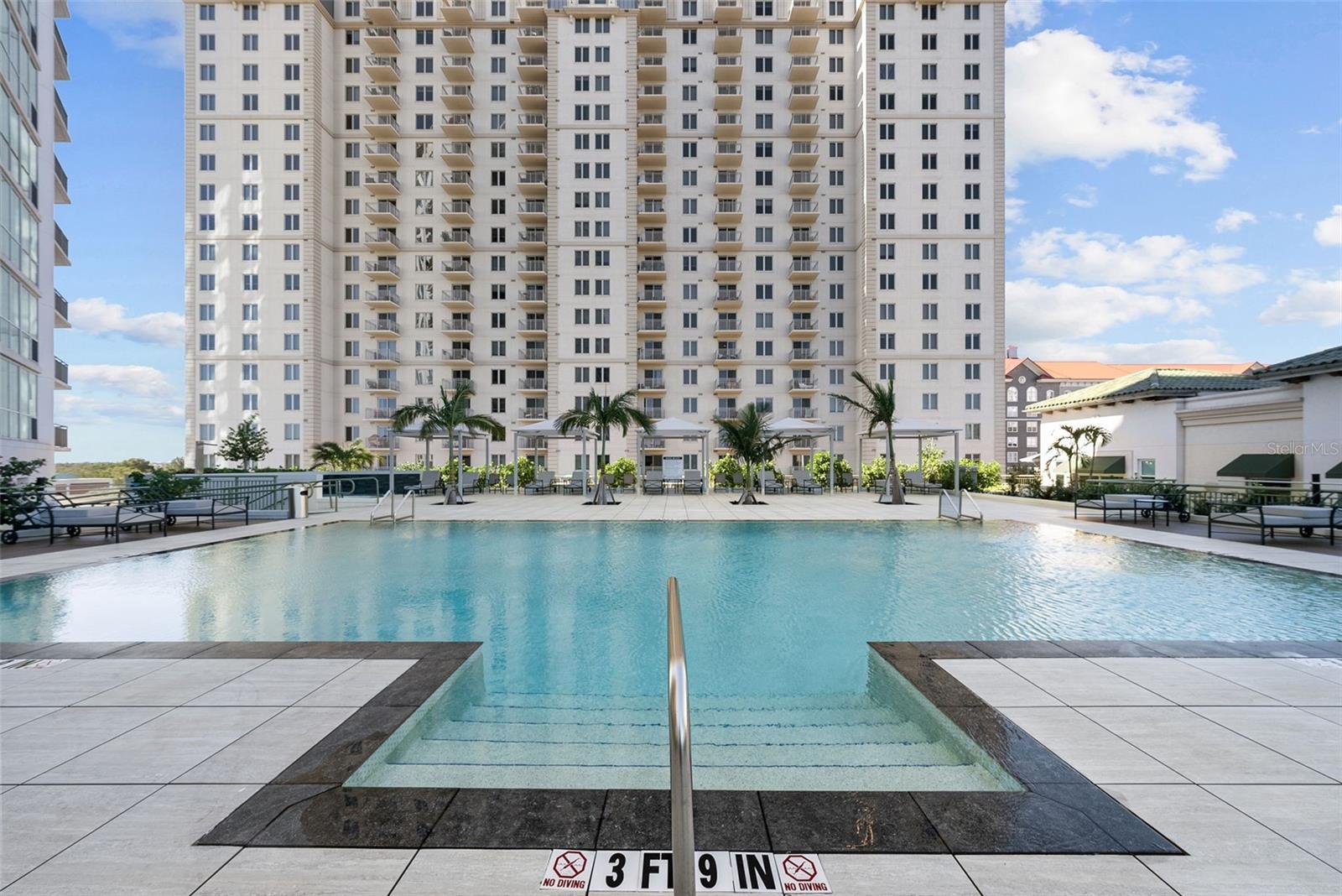 THE PLAZA HARBOUR ISLAND A CON - Residential