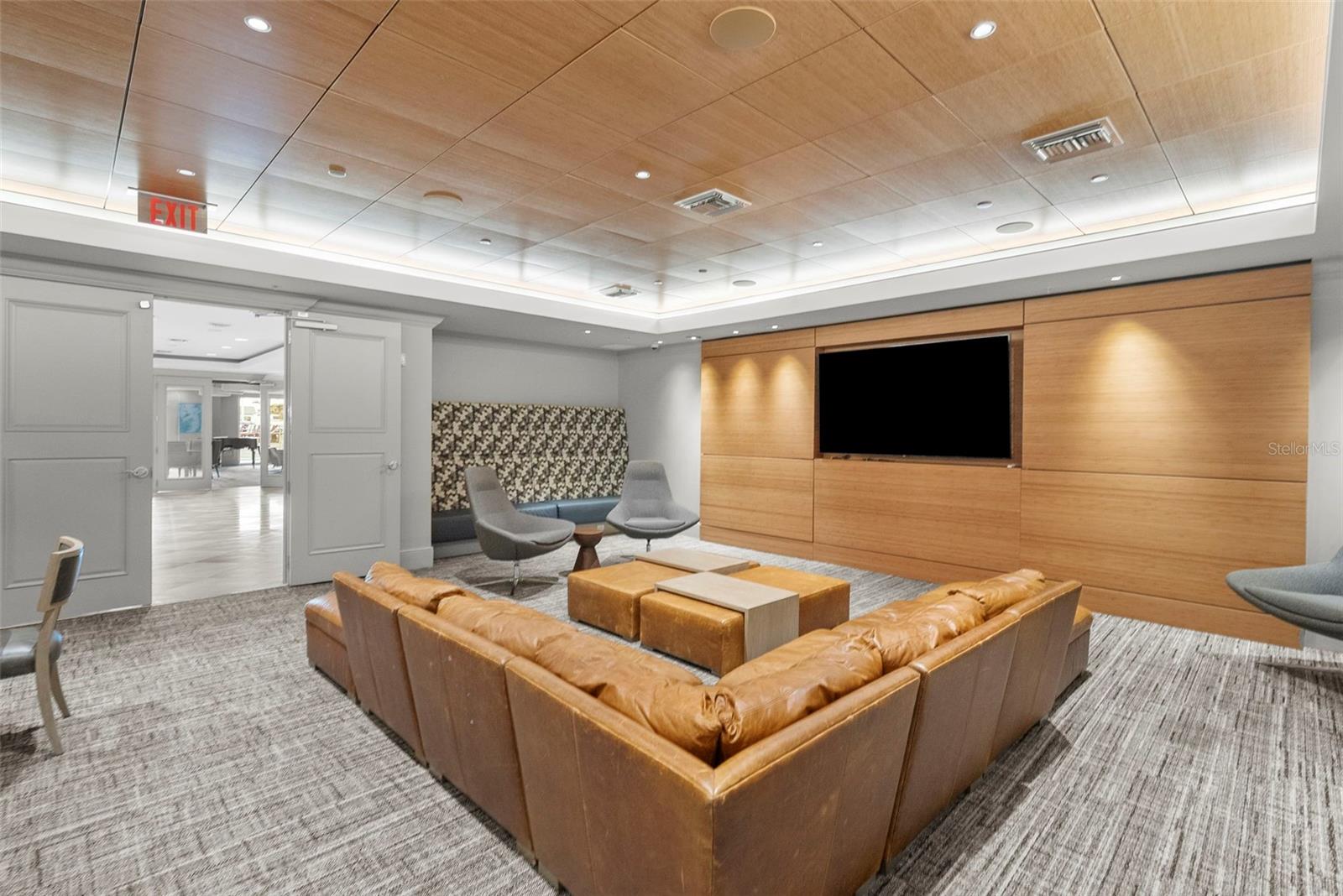 THE PLAZA HARBOUR ISLAND A CON - Residential