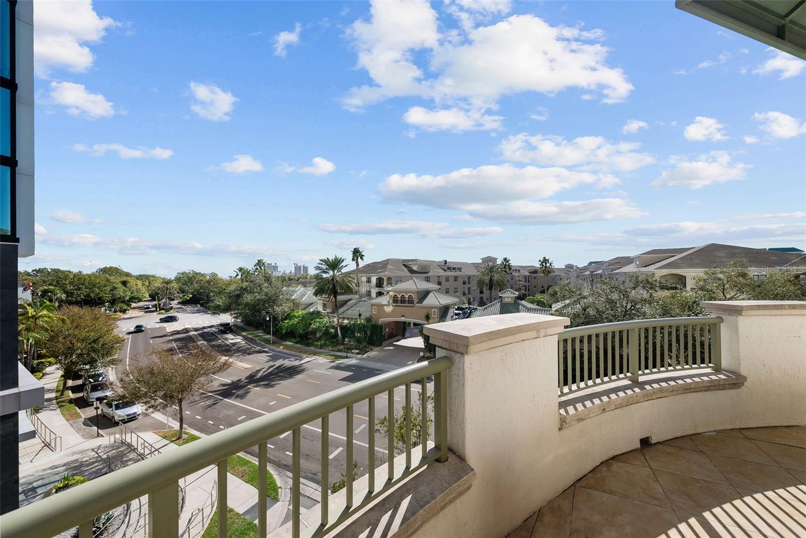 THE PLAZA HARBOUR ISLAND A CON - Residential