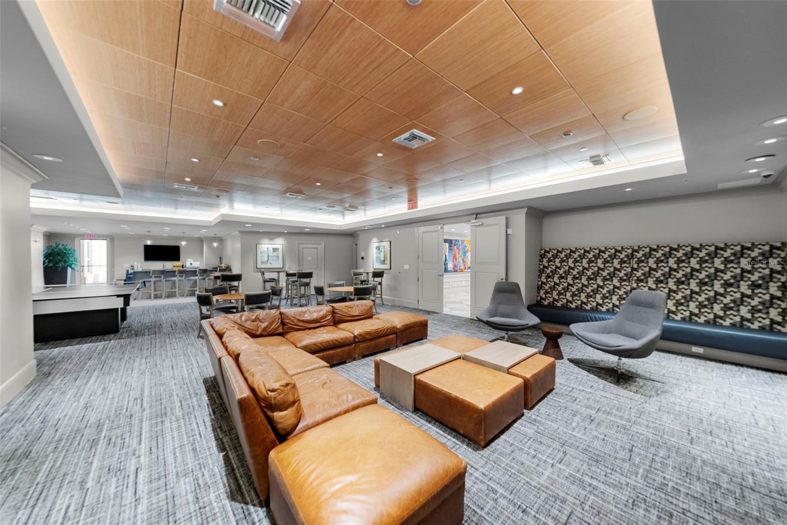 THE PLAZA HARBOUR ISLAND A CON - Residential