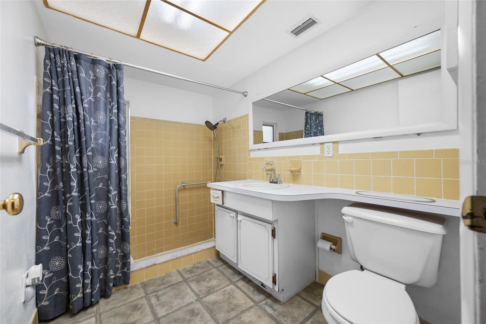 BEACON WOODS VILLAGE - Residential