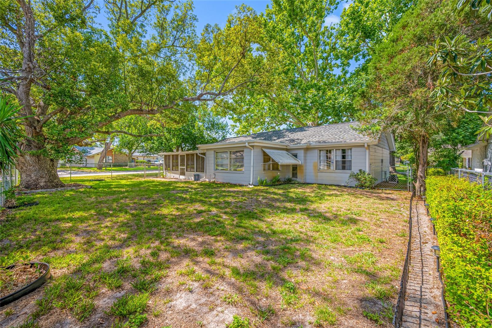 BEACON WOODS VILLAGE - Residential
