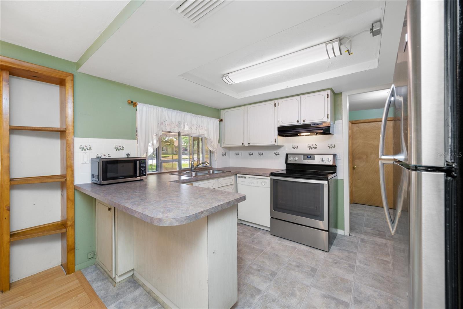 BEACON WOODS VILLAGE - Residential