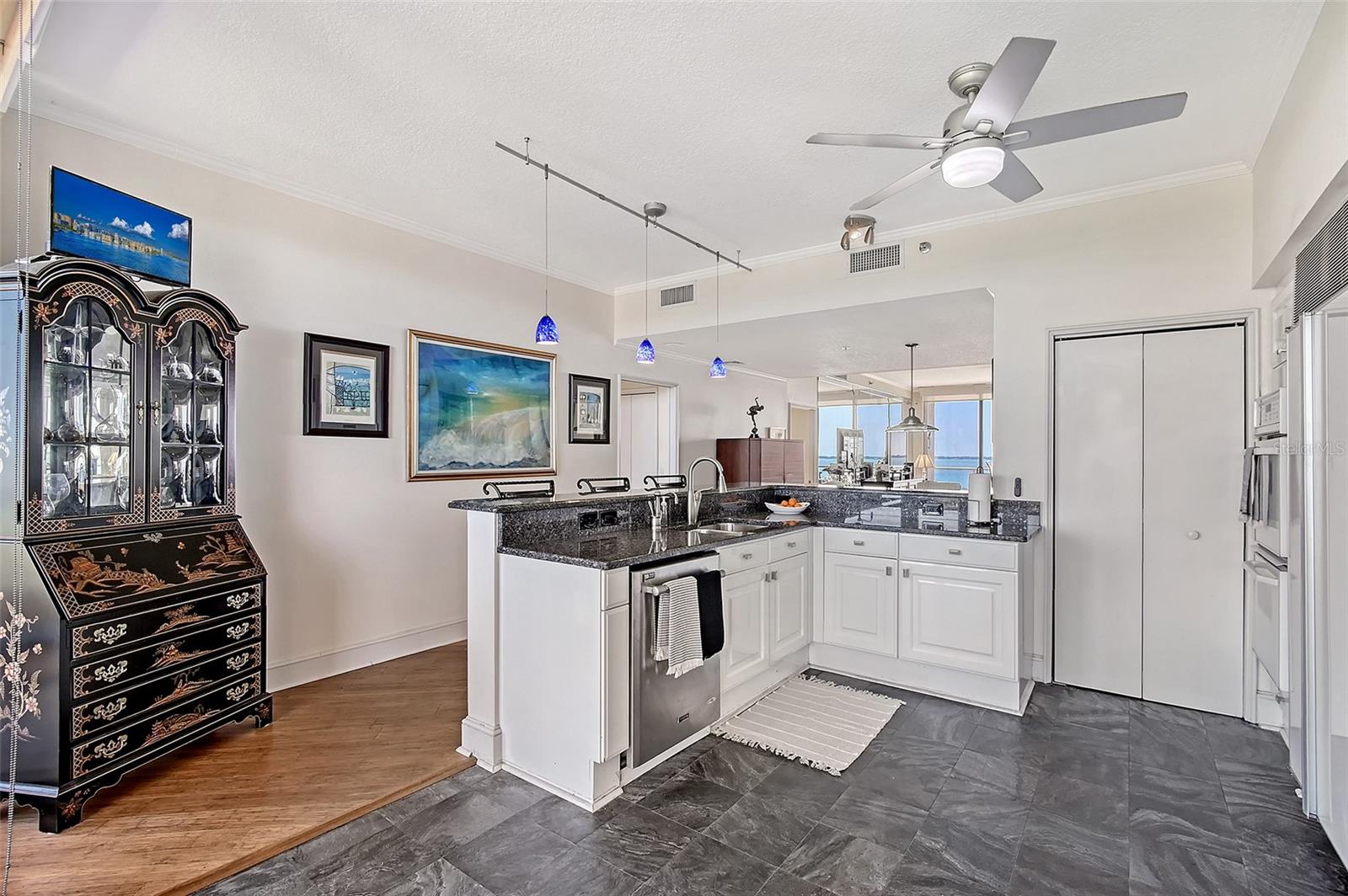 GRAND BAY 6 - Residential