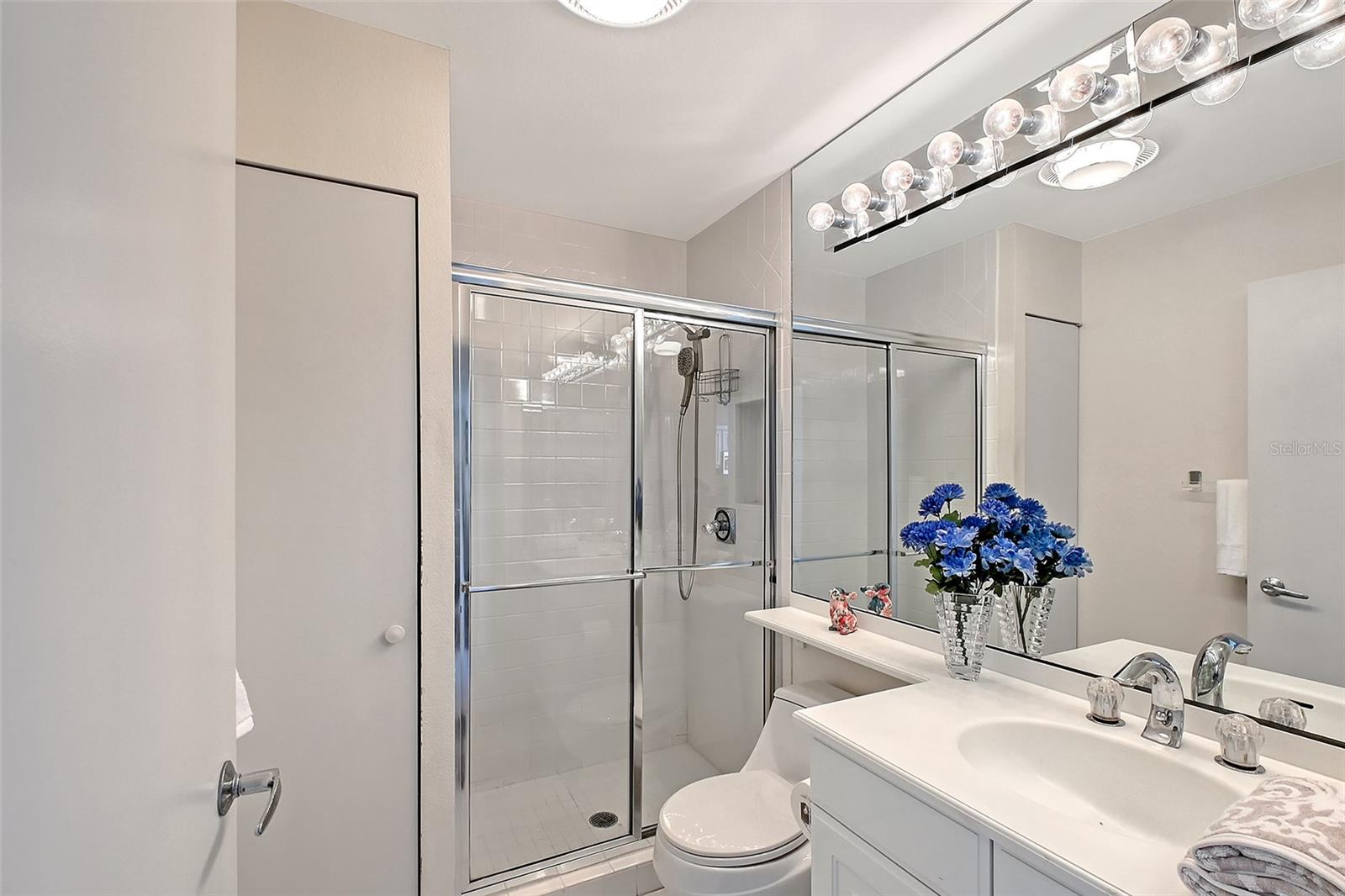 GRAND BAY 6 - Residential