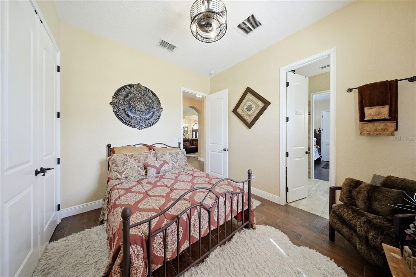 GROVELAND FARMS 32-22-25 - Residential