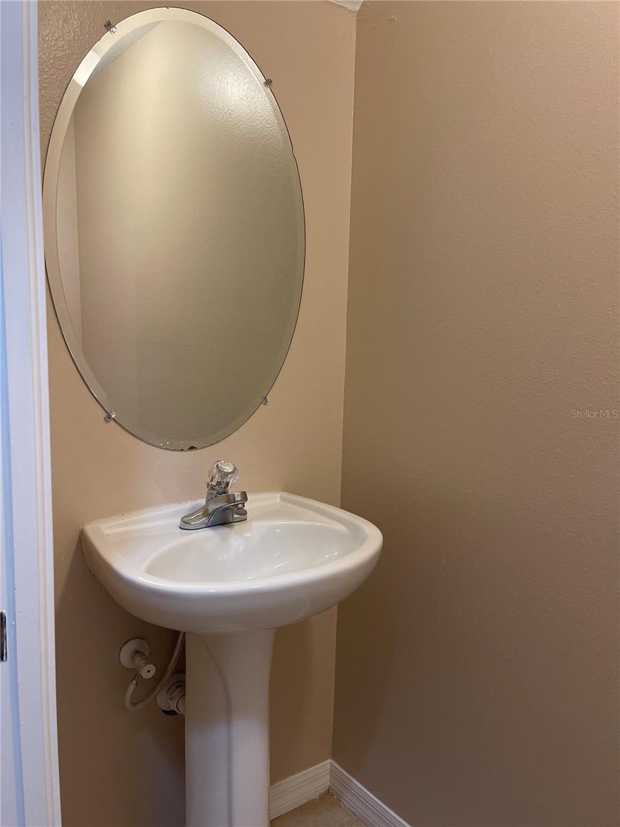 PEACH AVENUE TOWNHOMES - Residential Lease