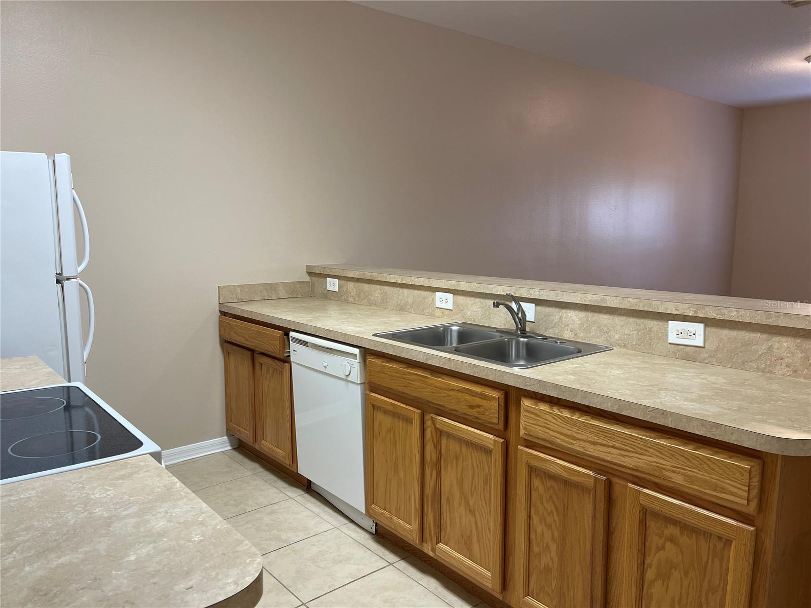 PEACH AVENUE TOWNHOMES - Residential Lease