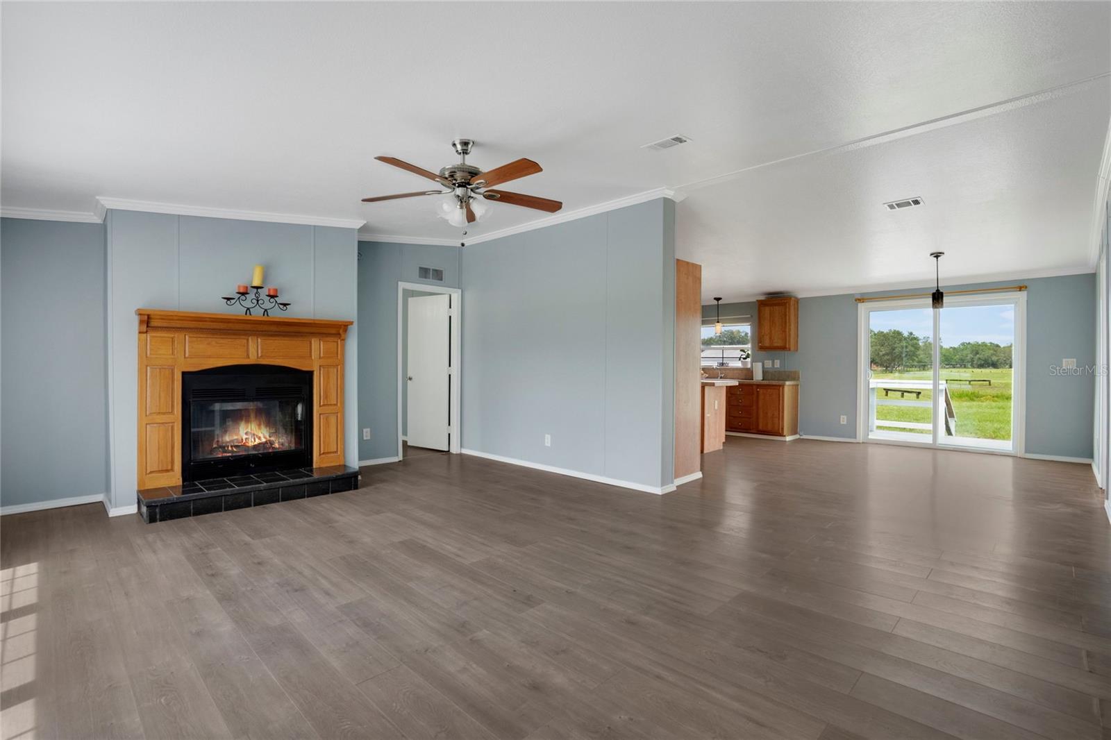38201 5TH STREET E