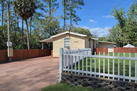 Photo of 15423 Navaho Trail, Eustis, FL 32726 (MLS # G5109418)