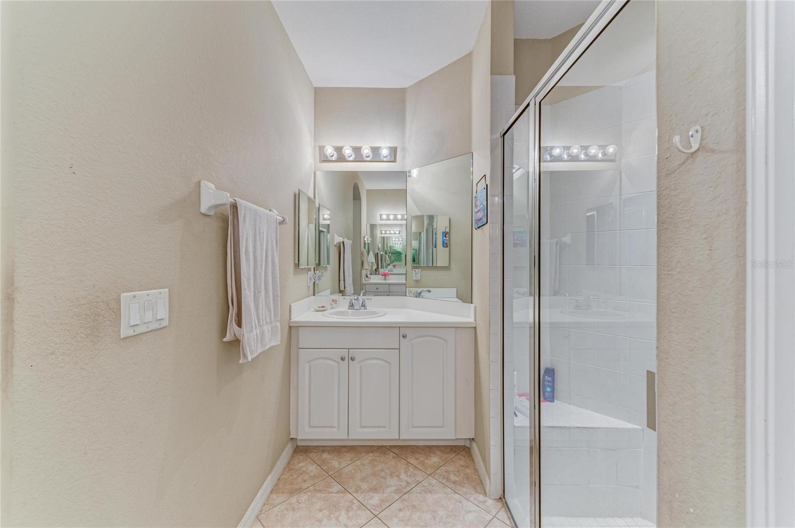 VENETIAN GOLF & RIV CLUB PH 03G - Residential