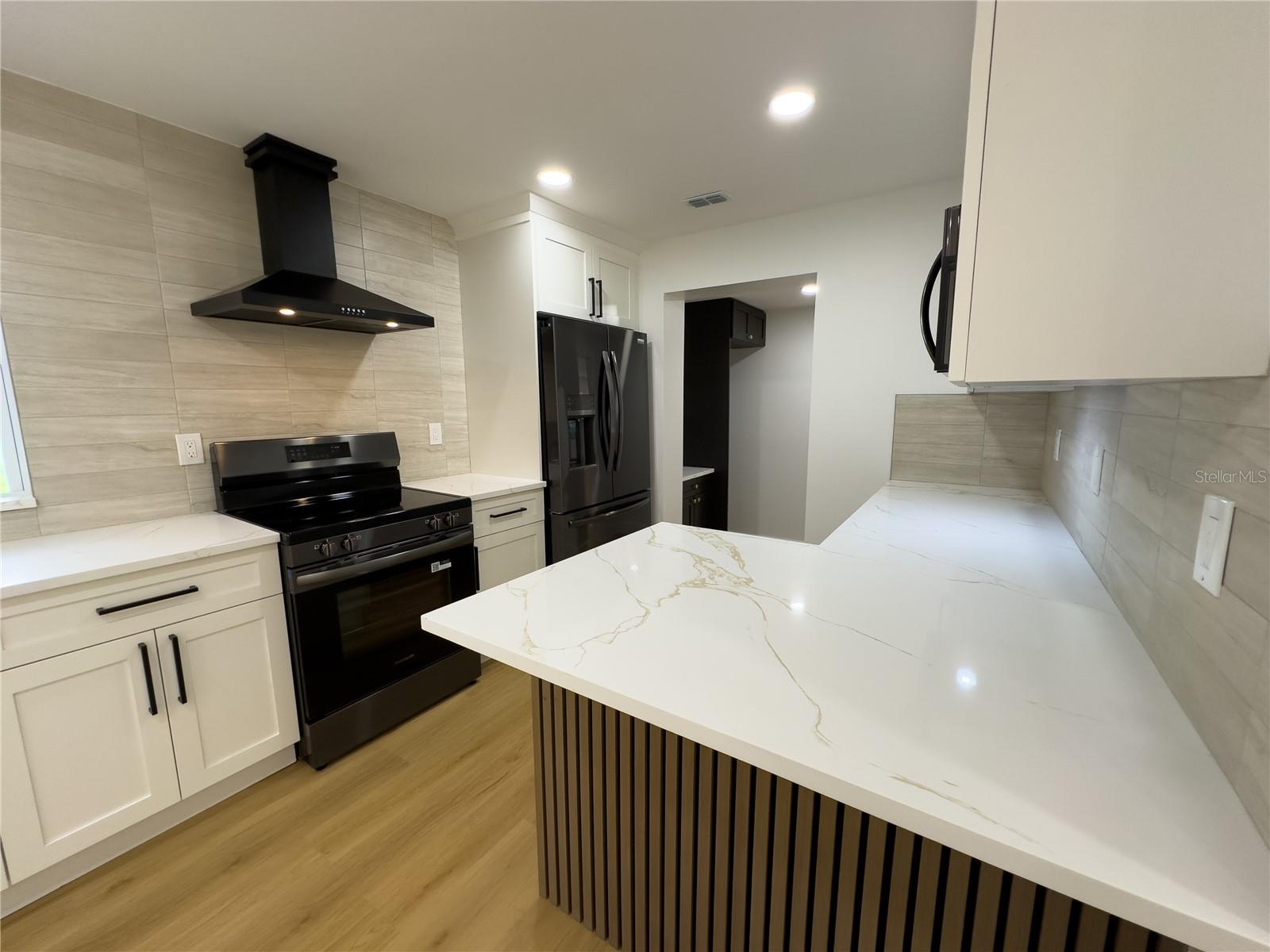 MANHATTAN MANOR REV - Residential