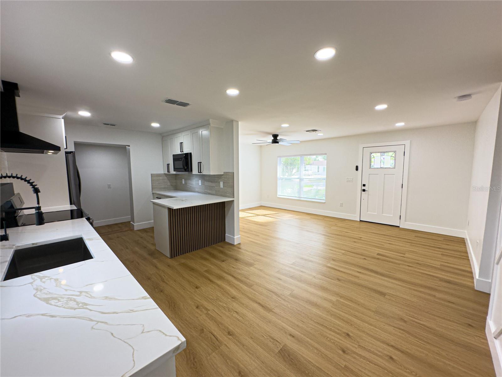 MANHATTAN MANOR REV - Residential