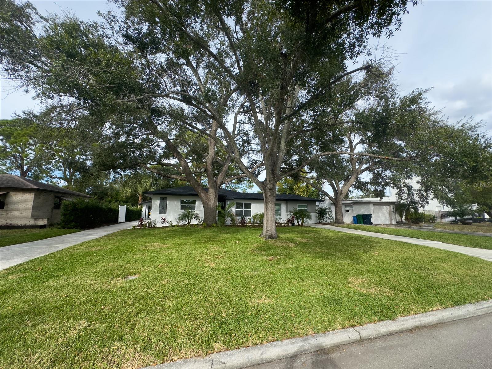 MANHATTAN MANOR REV - Residential