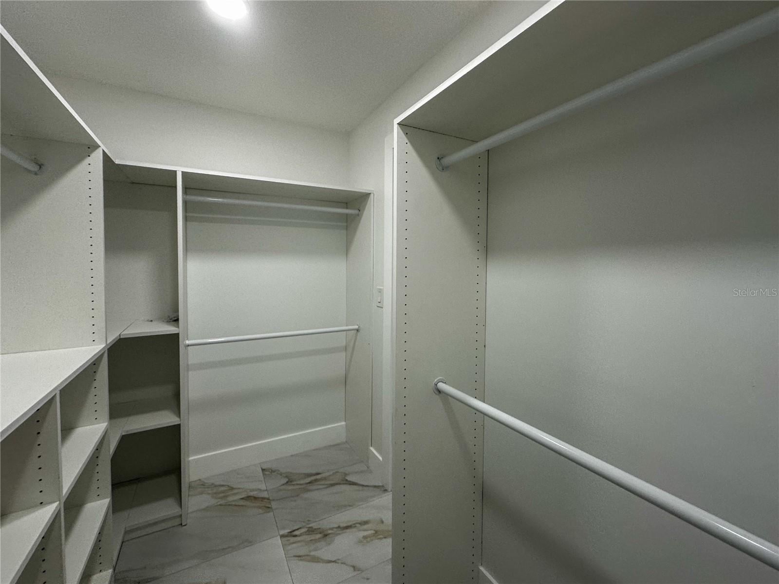 MANHATTAN MANOR REV - Residential