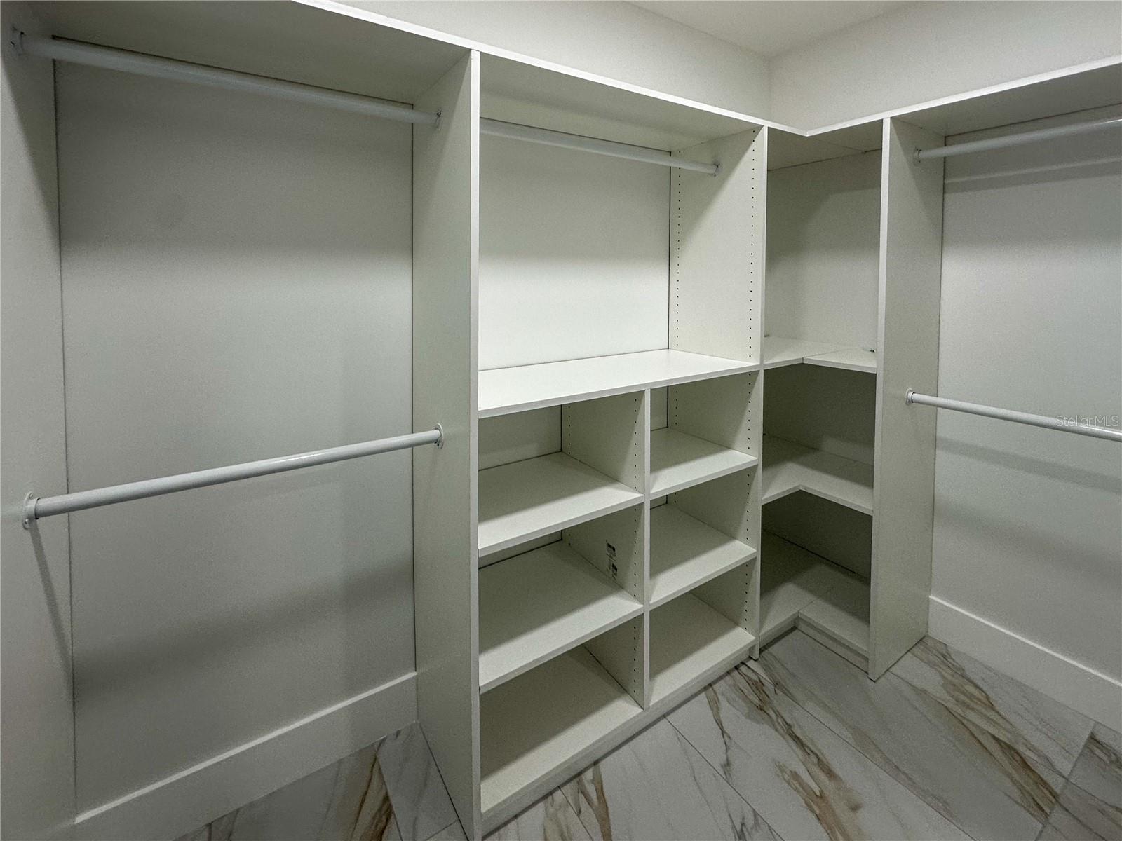 MANHATTAN MANOR REV - Residential