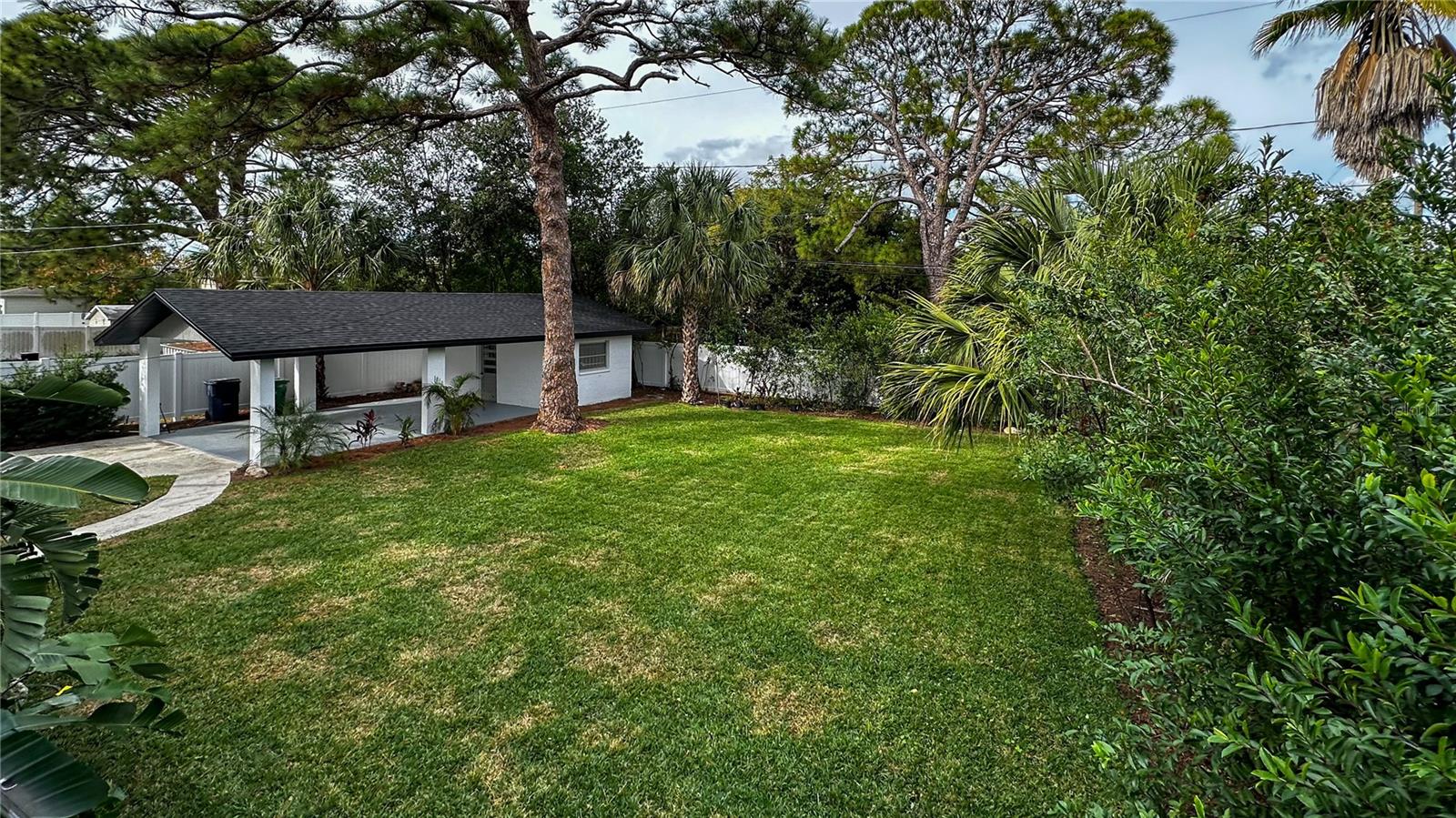 MANHATTAN MANOR REV - Residential