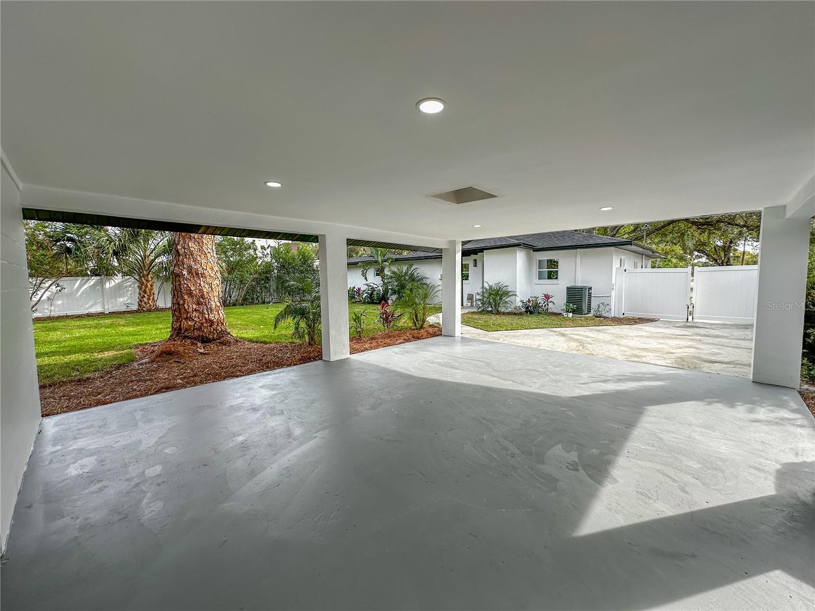 MANHATTAN MANOR REV - Residential