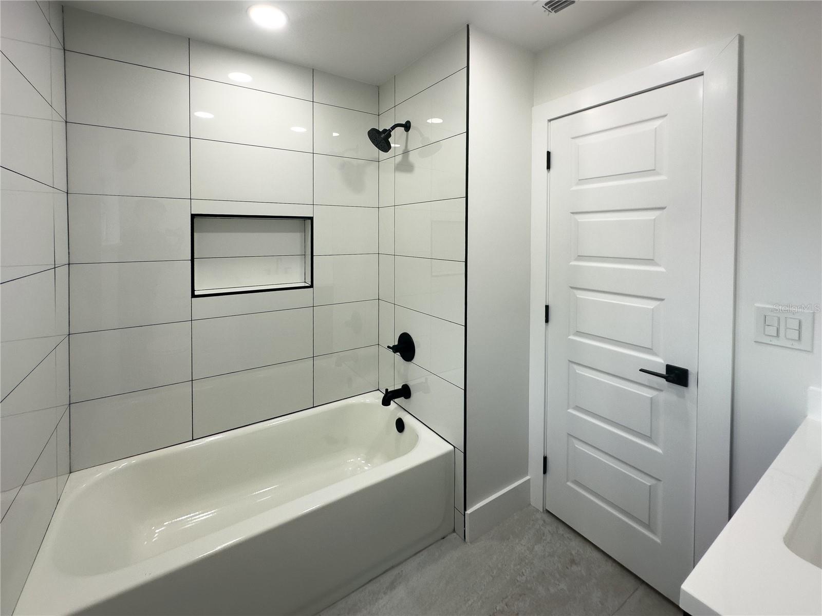 MANHATTAN MANOR REV - Residential