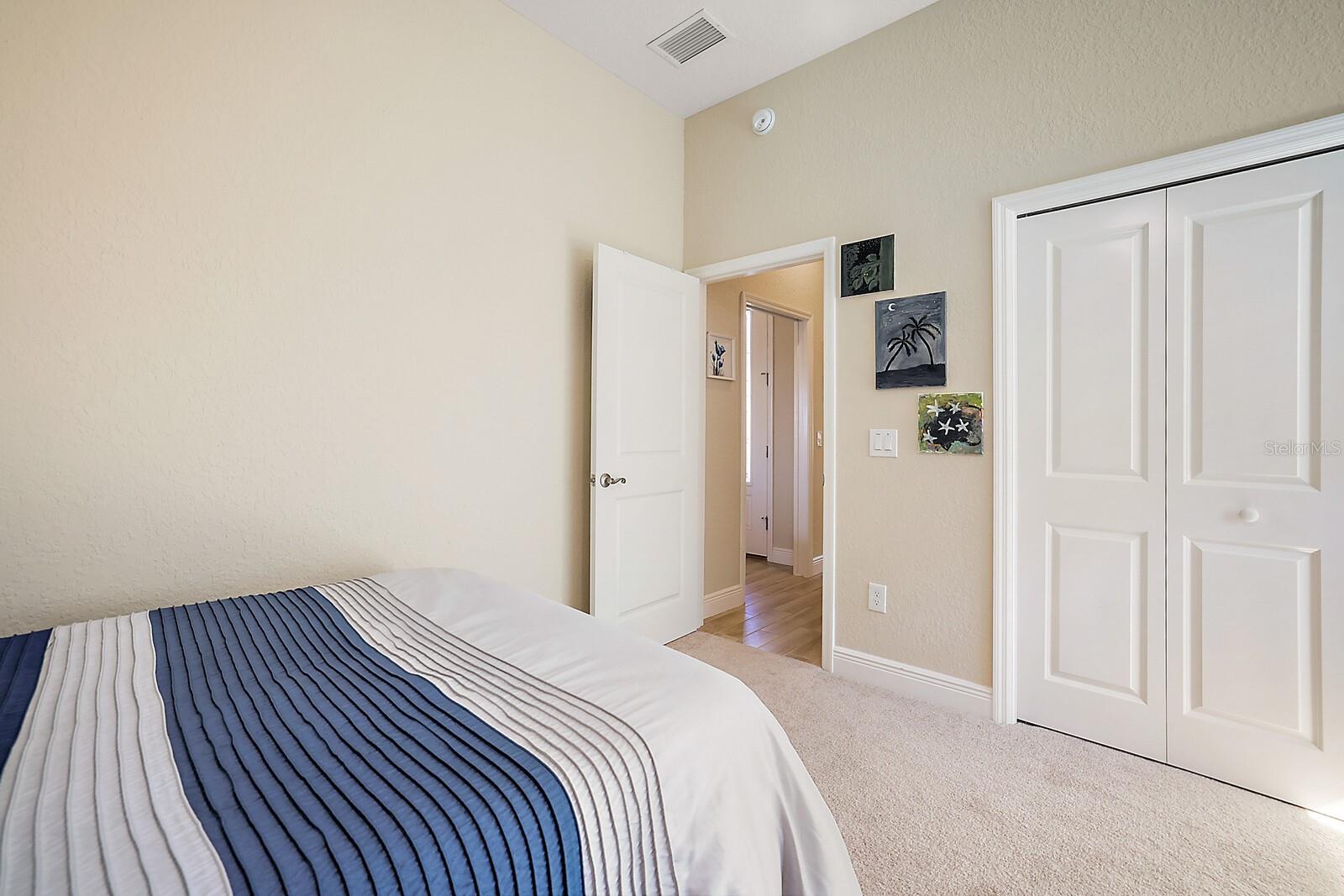 ENCLAVE/LAKESIDE LNDG - Residential