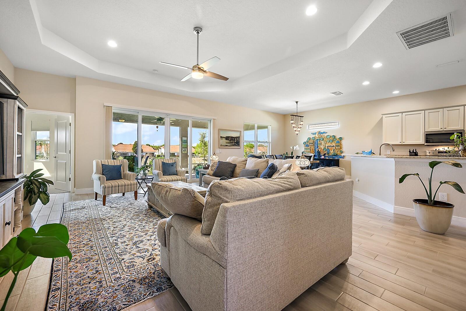 ENCLAVE/LAKESIDE LNDG - Residential